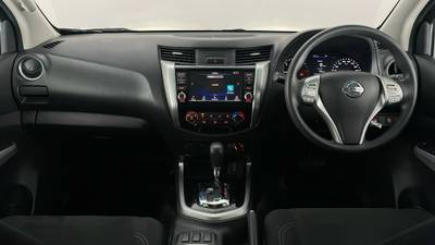 2020 NISSAN NAVARA interior