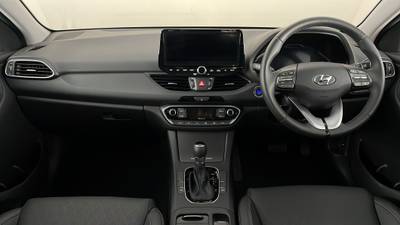 2023 HYUNDAI I30 interior