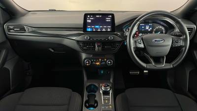 2018 FORD FOCUS interior