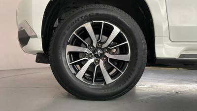 2016 MITSUBISHI PAJERO SPORT gallery