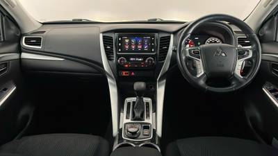 2016 MITSUBISHI PAJERO SPORT interior
