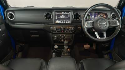 2022 JEEP WRANGLER interior