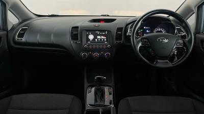 2018 KIA CERATO interior