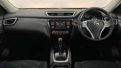 2015 NISSAN X-TRAIL interior