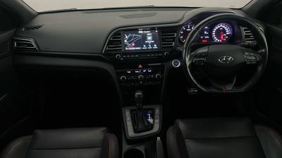 2019 Hyundai Elantra interior