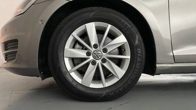 2016 VOLKSWAGEN GOLF gallery