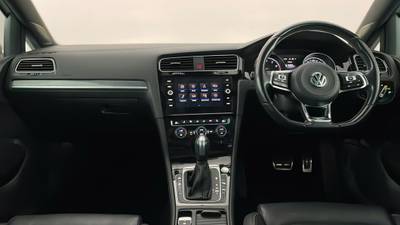 2019 VOLKSWAGEN GOLF interior