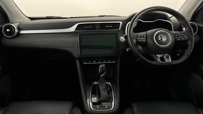 2022 MG ZST interior