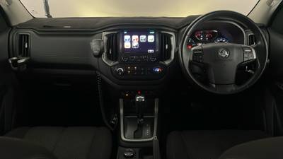 2017 Holden Colorado interior