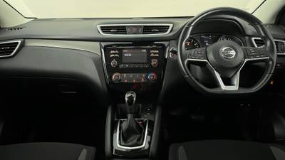 2019 NISSAN QASHQAI interior