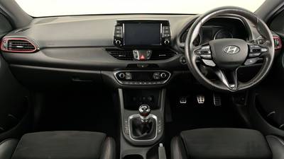 2019 HYUNDAI I30 interior
